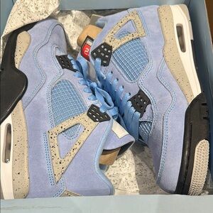 Never worn retro Air Jordan sneakers! Size 6.5.